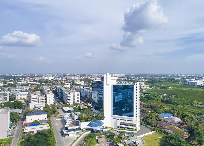 Novotel Bangna 4*